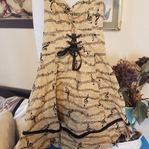 Hot Topic nwt music note dress